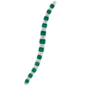 Emerald and diamond bracelet containing twelve Colombian emeralds