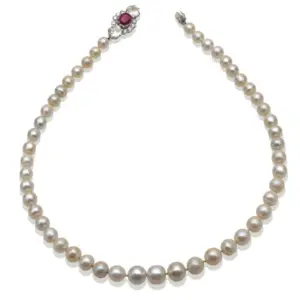 Natural saltwater graduated pearl necklace