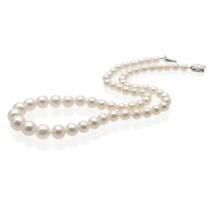 Necklace containing sixty-two saltwater natural pearls