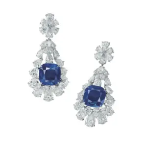 Pair of pendent earrings with two unheated sapphires from Kashmir