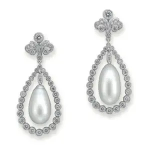Saltwater natural pearl earrings
