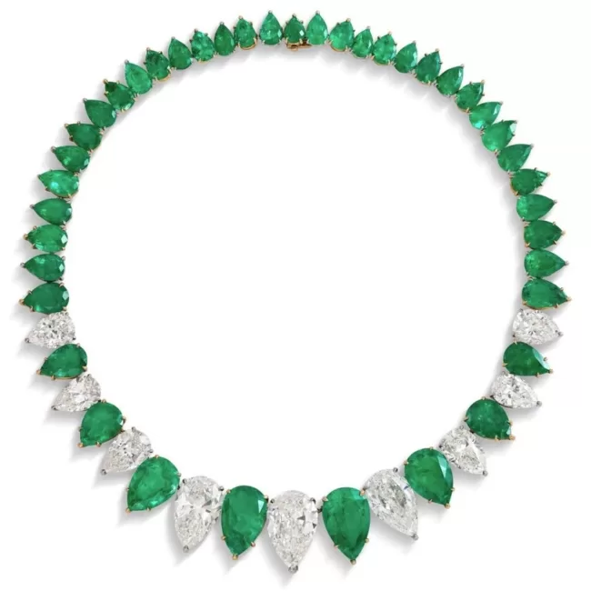 Bulgari necklace containing 41 Colombian emeralds containing minor to moderate amount of oil and artificial resin in fissures, sold for ca. US$ 990,000 at Christie’s Geneva in May 2023. Photo: Christie’s.