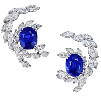 4.31 and 4.04 ct unheated Kashmir sapphires (with the 4.31 of ‘royal blue’ colour)
in a pair of earrings, sold at Christie’s Geneva in May 2024 for ca. US$ 940,000. Photo: Christie’s.