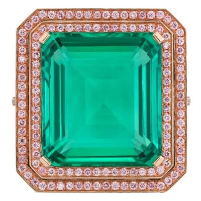 13.35 ct Colombian emerald (no indications of clarity modification) in a rare emerald and coloured diamond ring, sold at Christie’s Geneva in November 2024 for ca. US$ 1.1 million. Photo: Christie’s.